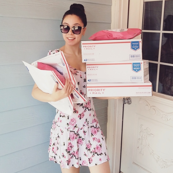 Meet your Posher, Maia - Picture 4 of 8